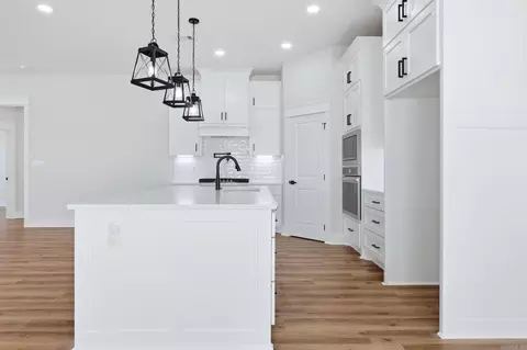 Kitchen - 225 B St, Bryant, AR 72022 photo 4 of 5