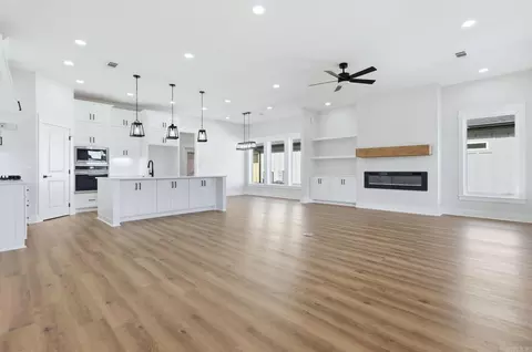Living - 225 B St, Bryant, AR 72022 photo 4 of 5