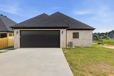 Exterior - 225 B St, Bryant, AR 72022 photo 4 of 8