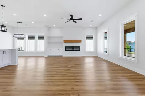 Living - 225 B St, Bryant, AR 72022 photo 2 of 5