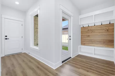 Entry Way - 225 B St, Bryant, AR 72022 photo 1 of 1