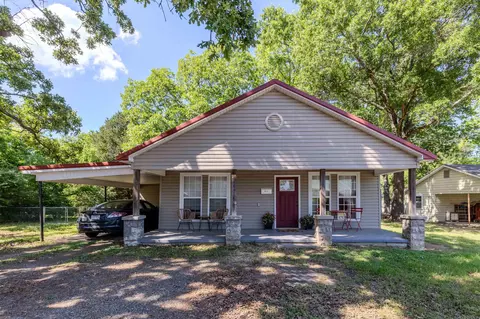 103 E Rock St, Morrilton, AR 72110