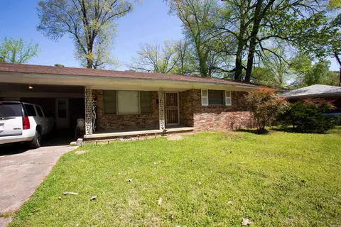 5700 Windamere Dr, Little Rock, AR 72209