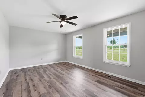 Living - 80 Spires Rd, Damascus, AR 72039 photo 6 of 6