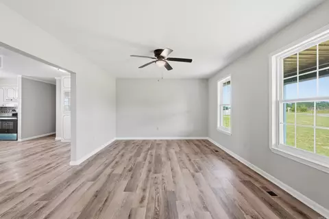 Living - 80 Spires Rd, Damascus, AR 72039 photo 5 of 6