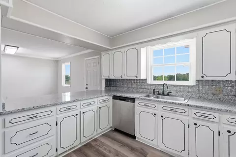 Kitchen - 80 Spires Rd, Damascus, AR 72039 photo 2 of 3
