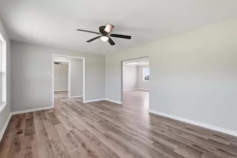 Living - 80 Spires Rd, Damascus, AR 72039 photo 4 of 6
