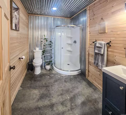 Bath - 683 Trace Ridge Rd, Leslie, AR 72645 photo 1 of 3
