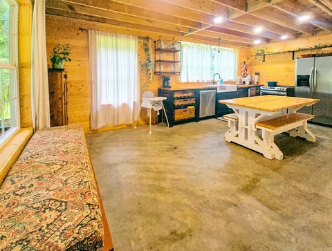 Kitchen - 683 Trace Ridge Rd, Leslie, AR 72645 photo 5 of 6