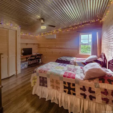Bedroom - 683 Trace Ridge Rd, Leslie, AR 72645 photo 3 of 6