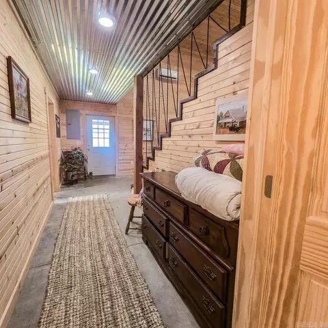 Entry Way - 683 Trace Ridge Rd, Leslie, AR 72645 photo 2 of 4