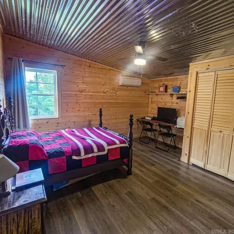 Bedroom - 683 Trace Ridge Rd, Leslie, AR 72645 photo 6 of 6
