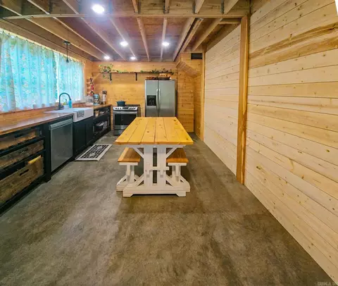 Kitchen - 683 Trace Ridge Rd, Leslie, AR 72645 photo 2 of 6