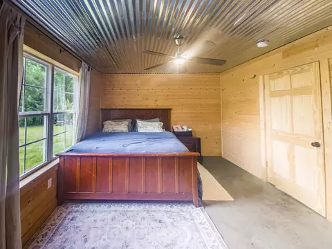 Bedroom - 683 Trace Ridge Rd, Leslie, AR 72645 photo 2 of 6