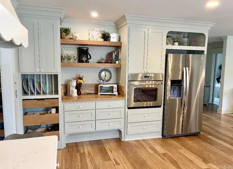 Kitchen - 1615 Tyler St, Conway, AR 72032 photo 12 of 13
