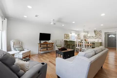 Living - 1615 Tyler St, Conway, AR 72032 photo 1 of 5