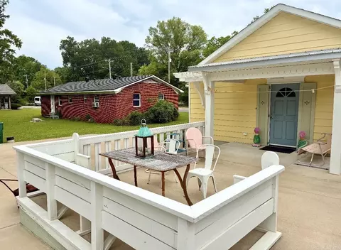 Exterior - 1615 Tyler St, Conway, AR 72032 photo 8 of 9