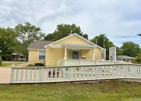 Exterior - 1615 Tyler St, Conway, AR 72032 photo 6 of 9