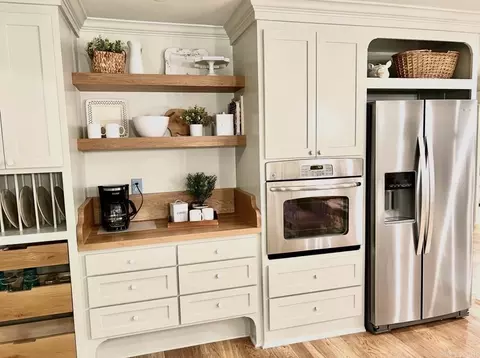 Kitchen - 1615 Tyler St, Conway, AR 72032 photo 8 of 13