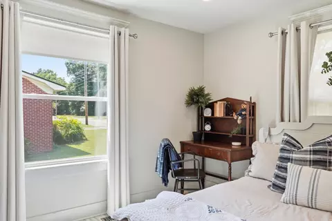 Bedroom - 1615 Tyler St, Conway, AR 72032 photo 3 of 5