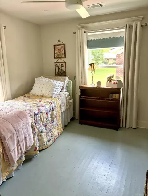 Bedroom - 1615 Tyler St, Conway, AR 72032 photo 1 of 6