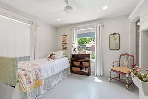 Bedroom - 1615 Tyler St, Conway, AR 72032 photo 4 of 5