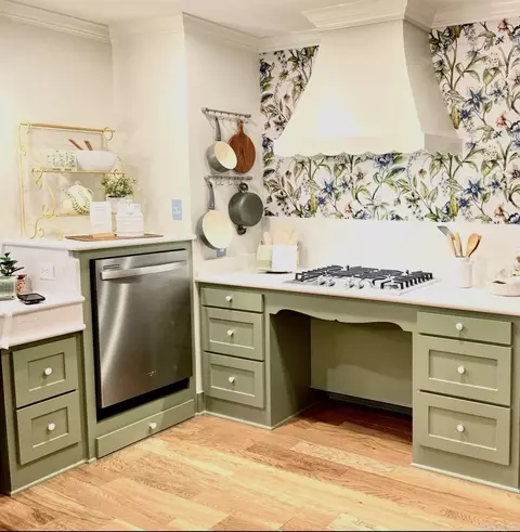 Kitchen - 1615 Tyler St, Conway, AR 72032 photo 9 of 13