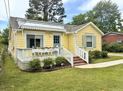 Exterior - 1615 Tyler St, Conway, AR 72032 photo 3 of 9