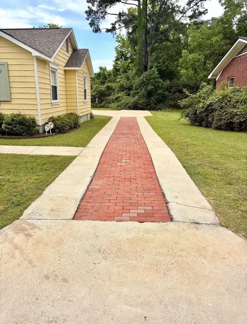 Exterior - 1615 Tyler St, Conway, AR 72032 photo 9 of 9