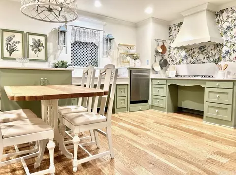 Kitchen - 1615 Tyler St, Conway, AR 72032 photo 2 of 13