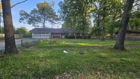 241 Etheridge Dr, Crossett, AR 71635