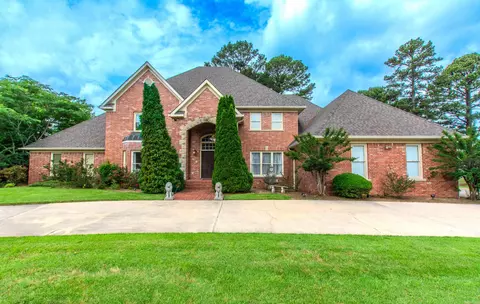 1 Club Manor Dr, Maumelle, AR 72113