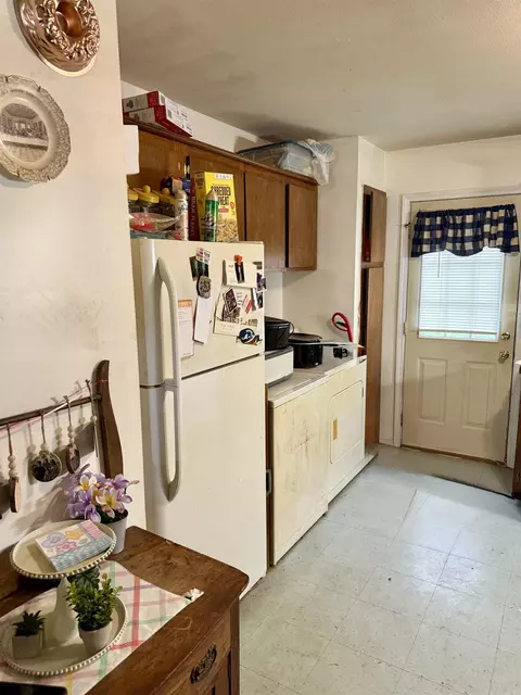 Kitchen - 1209 Olive St, Scranton, AR 72863 photo 4 of 4