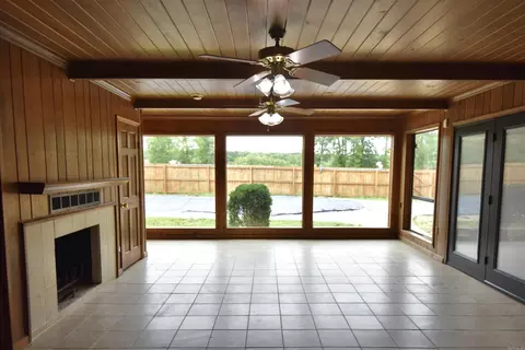 Living - 170 Riverview Dr, Malvern, AR 72104 photo 7 of 7