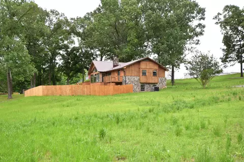 Exterior - 170 Riverview Dr, Malvern, AR 72104 photo 11 of 12