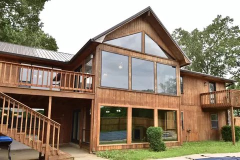 Exterior - 170 Riverview Dr, Malvern, AR 72104 photo 7 of 12