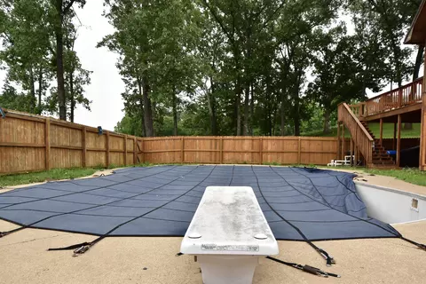 Exterior - 170 Riverview Dr, Malvern, AR 72104 photo 6 of 12
