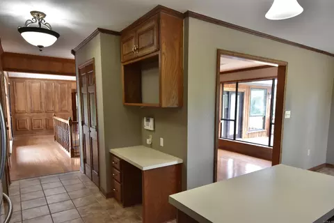 Entry Way - 170 Riverview Dr, Malvern, AR 72104 photo 1 of 3