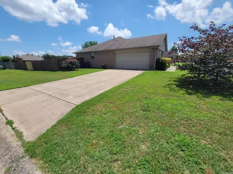 Exterior - 920 Crestliner Dr, Conway, AR 72034 photo 3 of 10