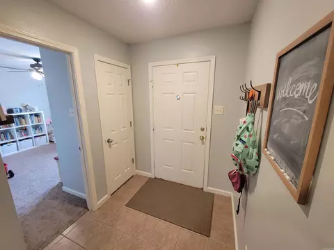 Entry Way - 920 Crestliner Dr, Conway, AR 72034 photo 1 of 1