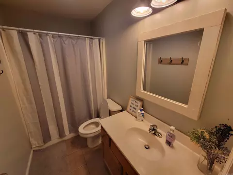 Bath - 920 Crestliner Dr, Conway, AR 72034 photo 2 of 2