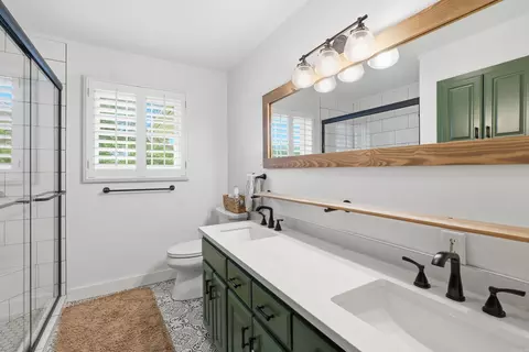 Bath - 28 Stevens Rd, Conway, AR 72032 photo 1 of 4