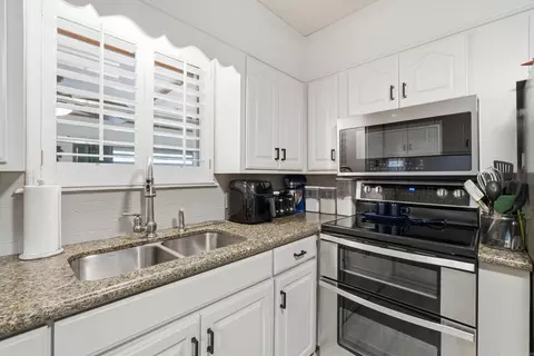Kitchen - 28 Stevens Rd, Conway, AR 72032 photo 4 of 4