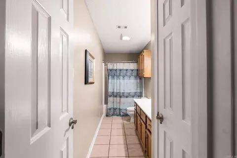 Entry Way - 403 King Rd, Benton, AR 72019 photo 2 of 2