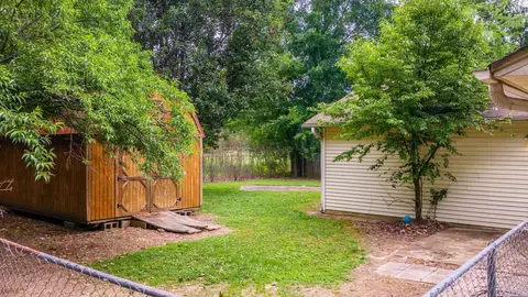 Exterior - 403 King Rd, Benton, AR 72019 photo 9 of 11