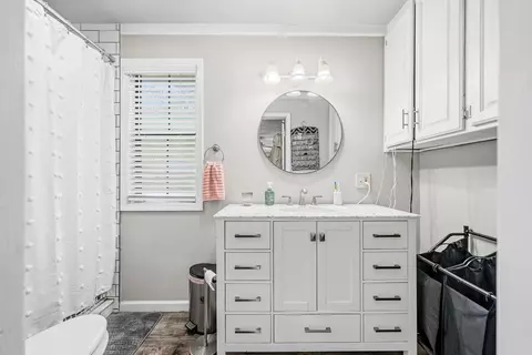 Bath - 7969 Ridge Rd, Malvern, AR 72104 photo 1 of 3