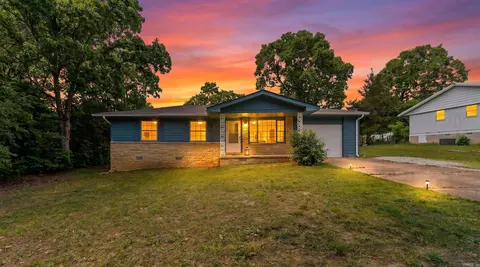 908 N Manor Dr, Horseshoe Bend, AR 72512