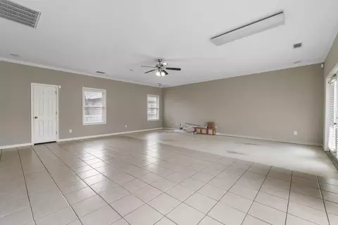 Living - 6315 Worth Ave, Benton, AR 72019 photo 9 of 11