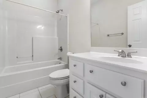 Bath - 6315 Worth Ave, Benton, AR 72019 photo 4 of 5