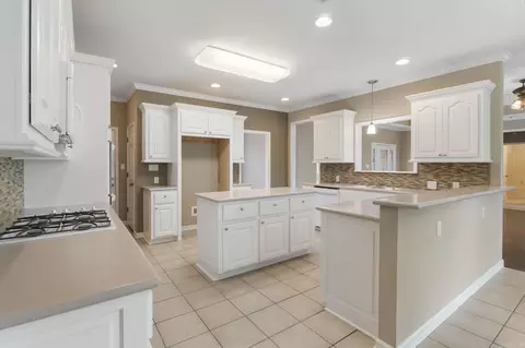 Kitchen - 6315 Worth Ave, Benton, AR 72019 photo 2 of 6